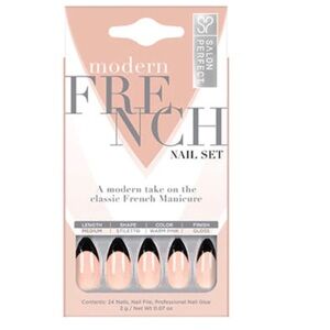 🆕 Salon Perfect Modern French Short Black Nail
Set🆕